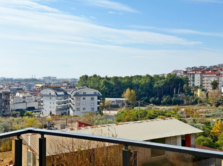 Oba Spacious Apartment with Pool