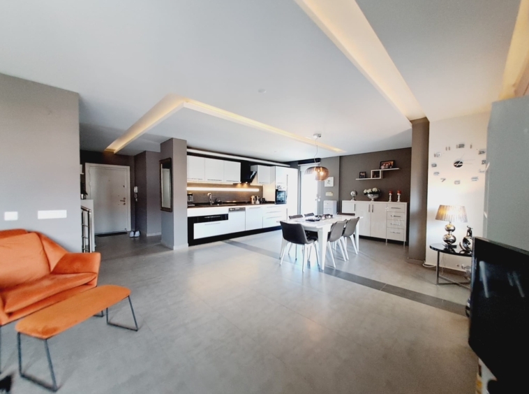 Luxury 4+1 apartment in Obagöl