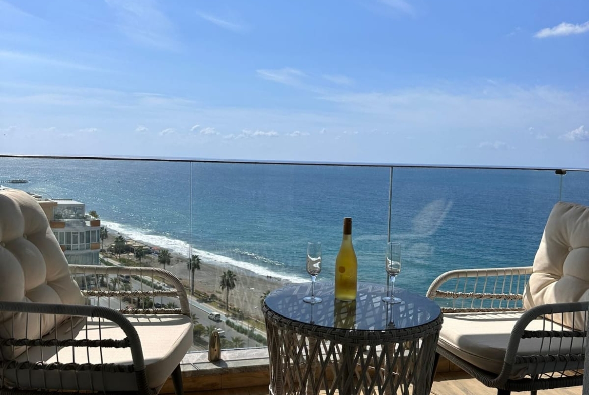 Mahmutlar Seafront Furnished Apartment
