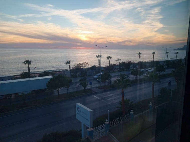 Kestel seafront apartment sale