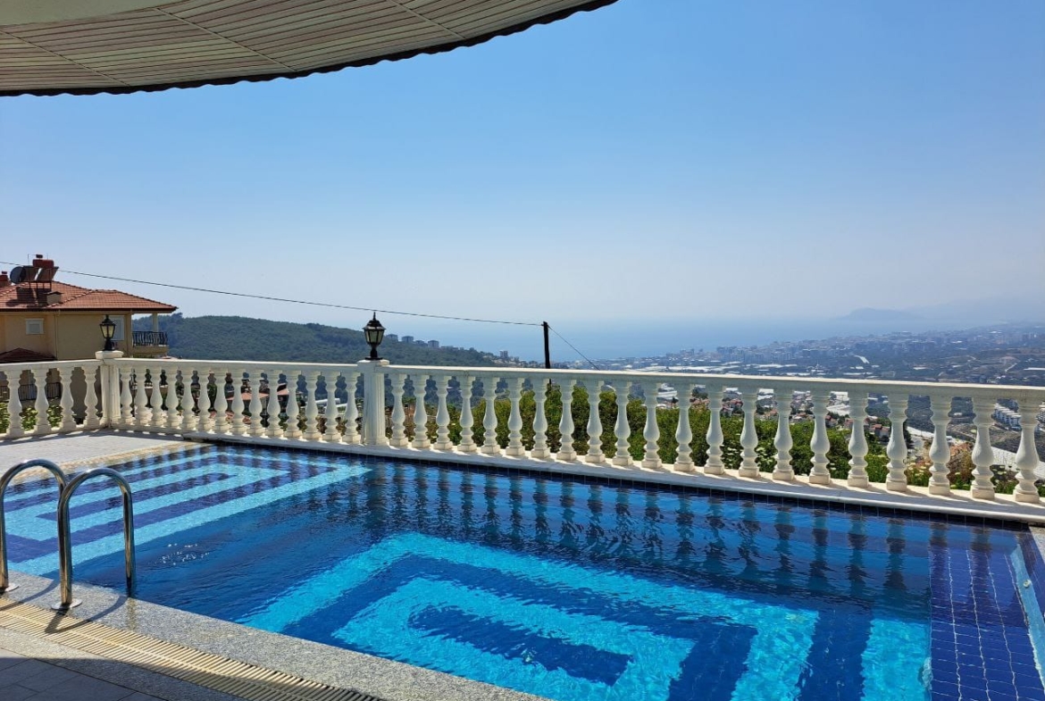 villa with private pool for sale in Kargicak